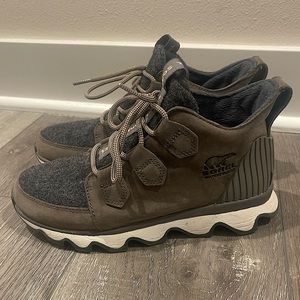 SOREL kinetic caribou boot